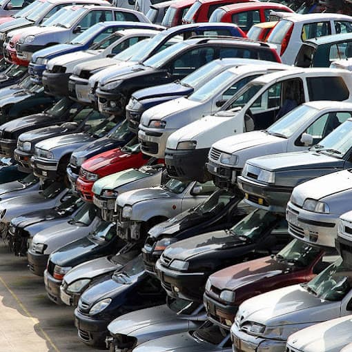 Vue extérieure du centre VHU agréé Calard Frères à BALAN (Ain)