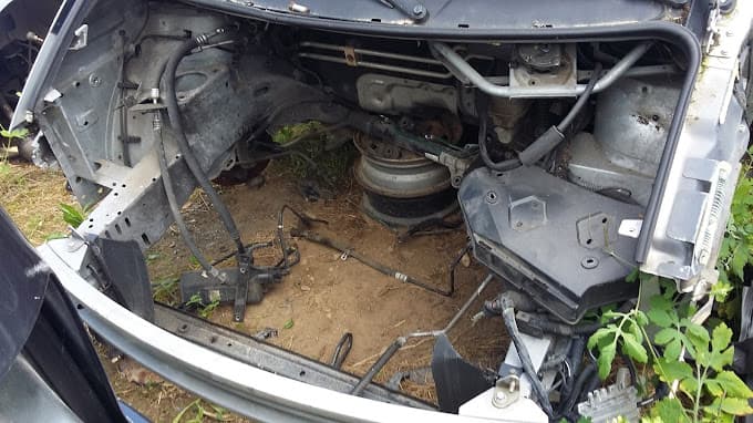 Vue extérieure du centre VHU agréé Stock Pièces Autos à GUEREINS (Ain)