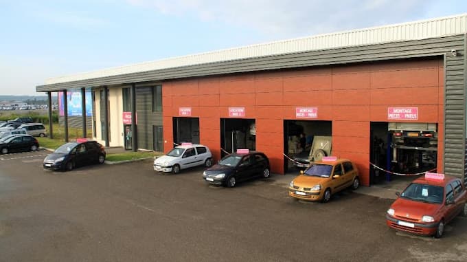 Vue extérieure du centre VHU agréé Jacquet Recycl'auto à AMBRONAY (Ain)