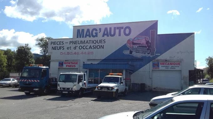 Vue extérieure du centre VHU agréé FAURAX MAG AUTO à VALSERHONE (Ain)