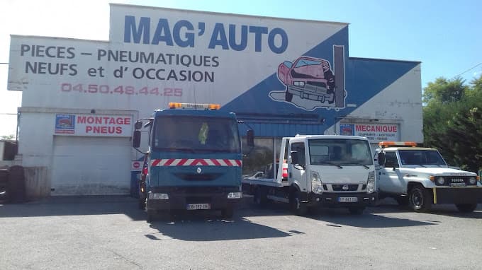 Parc de véhicules hors d'usage chez FAURAX MAG AUTO, centre agréé à VALSERHONE