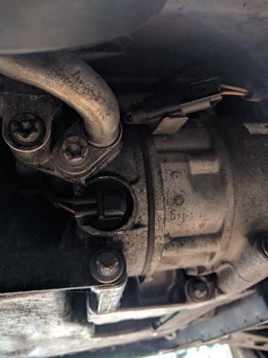 Parc de véhicules hors d'usage chez C.A.P.O, centre agréé à SERMOISE