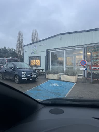 Vue extérieure du centre VHU agréé Alexandre David Sarl à SOMMETTE-EAUCOURT (Aisne)