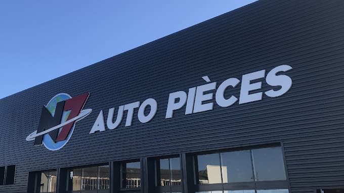 Vue extérieure du centre VHU agréé SARL N7 AUTO PIÈCES à AVERMES (Allier)