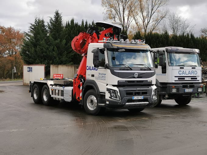 Vue extérieure du centre VHU agréé CALARD Recyclage La Chapelaude à LA CHAPELAUDE (Allier)