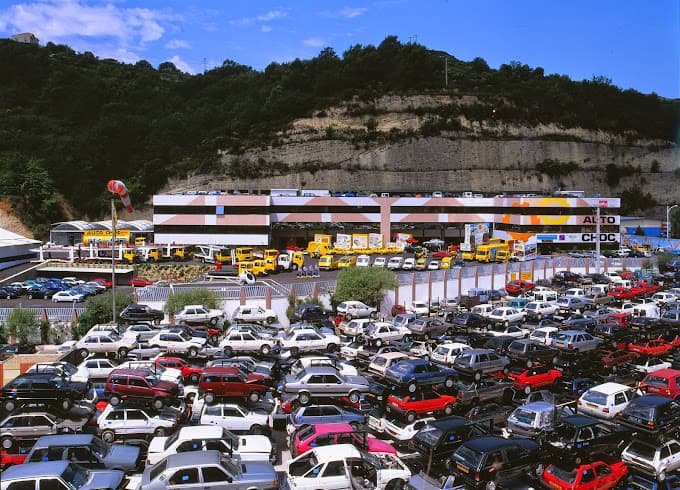 Vue extérieure du centre VHU agréé AUTO CHOC à CAGNES-SUR-MER (Alpes-Maritimes)