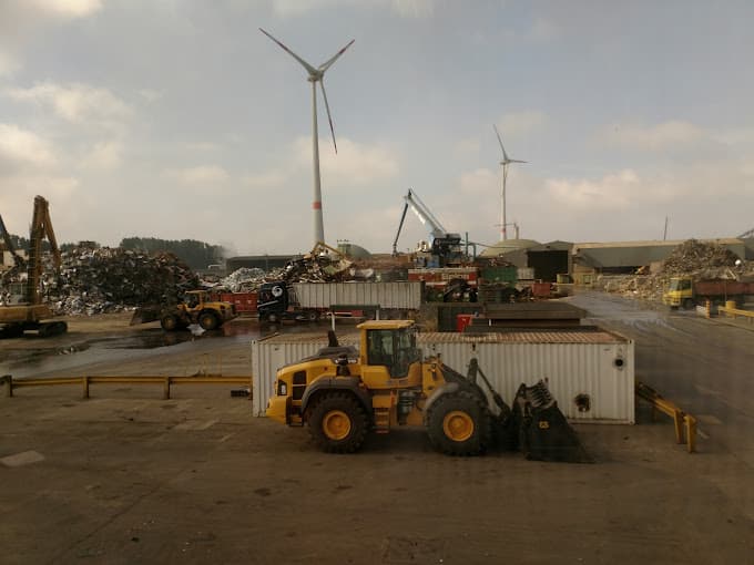 Parc de véhicules hors d'usage chez Galloo Halluin, centre agréé à HALLUIN