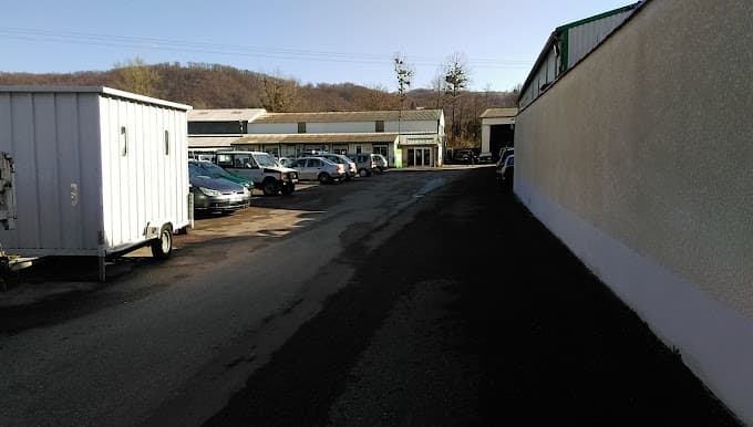 Parc de véhicules hors d'usage chez Mazard Pieces Auto 09, centre agréé à LORP-SENTARAILLE