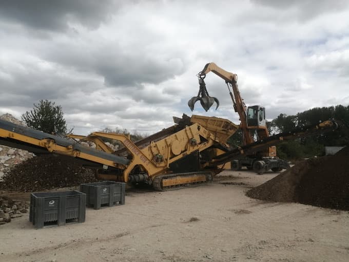 SARL Adnot Père et Fils à ROMILLY-SUR-SEINE — Photo 3 du centre VHU agréé Aube