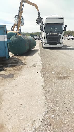 Vue extérieure du centre VHU agréé Boudou Recuperation à SALLES-LA-SOURCE (Aveyron)