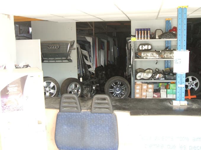 Cedric Pieces Autos à CHATEAUNEUF-LES-MARTIGUES — Photo 3 du centre VHU agréé Bouches-du-Rhône