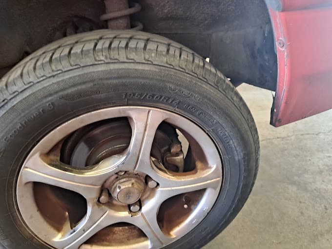 Vue extérieure du centre VHU agréé Surplus Marseille sarl à MARSEILLE 15 (Bouches-du-Rhône)