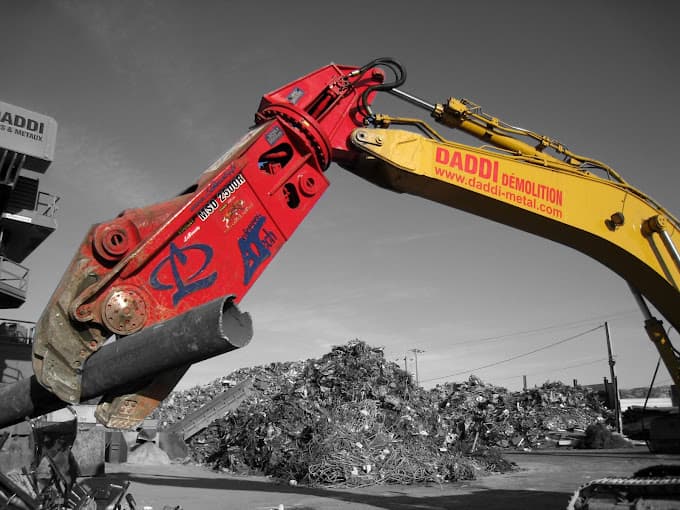 Vue extérieure du centre VHU agréé DADDI SRI SAS à MARIGNANE (Bouches-du-Rhône)