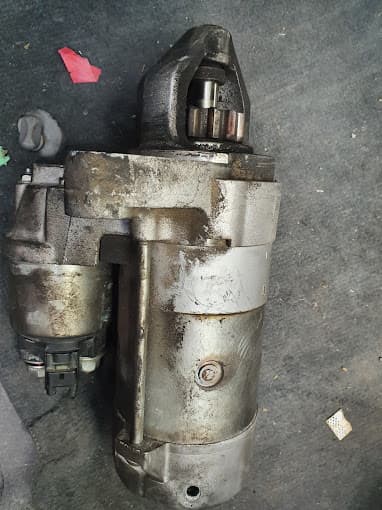 Pièces Auto Fifi Turin à MARSEILLE 10 — Photo 4 du centre VHU agréé Bouches-du-Rhône