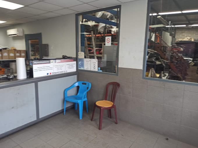 Méditerranée Pièces Auto à MARSEILLE 15 — Photo 3 du centre VHU agréé Bouches-du-Rhône