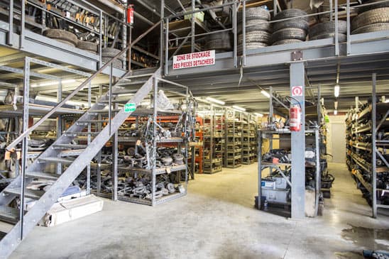 Vue extérieure du centre VHU agréé 2 D Pieces Autos - Casse auto épaviste à SAINT-MARTIN-DE-CRAU (Bouches-du-Rhône)