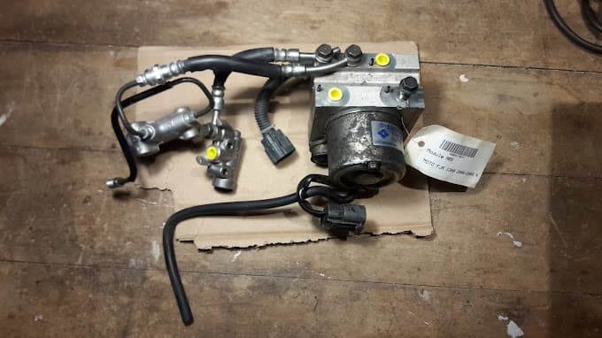 Provence Moto Casse à VITROLLES — Photo 4 du centre VHU agréé Bouches-du-Rhône