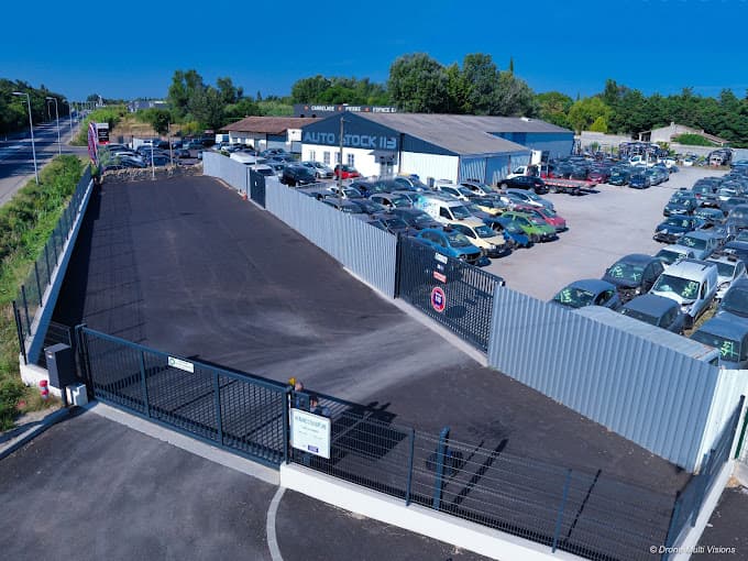 Vue extérieure du centre VHU agréé Auto Stock 113 à SALON-DE-PROVENCE (Bouches-du-Rhône)