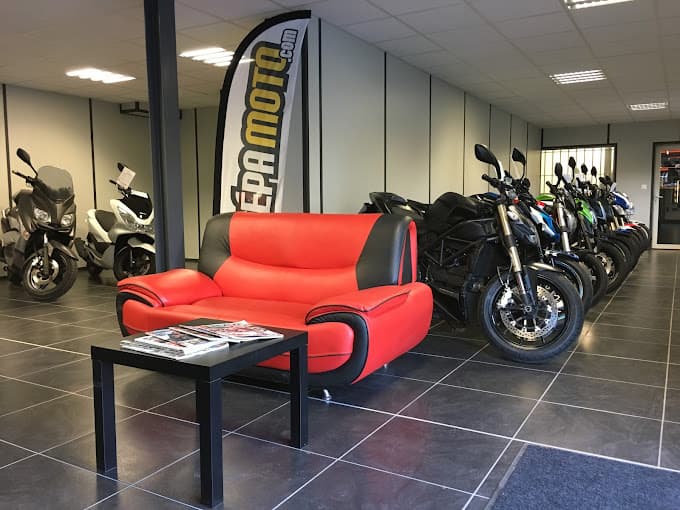 Vue extérieure du centre VHU agréé Dépa Moto à MARSEILLE 14 (Bouches-du-Rhône)