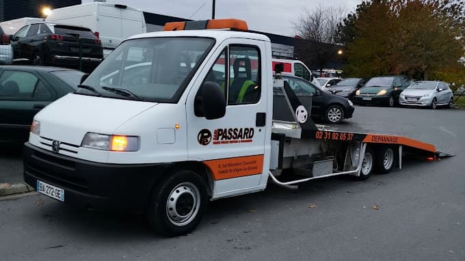 Vue extérieure du centre VHU agréé ETABLISSEMENT PASSARD à SAINT-VIGOR-LE-GRAND (Calvados)