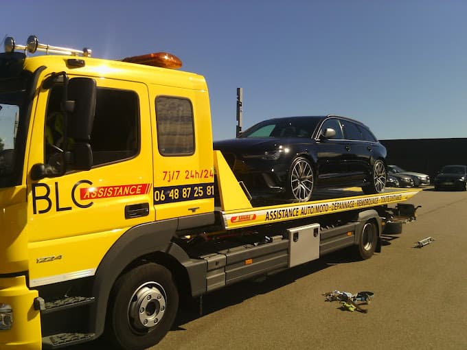Vue extérieure du centre VHU agréé SAS BLC Assistance à VIRE-NORMANDIE (Calvados)