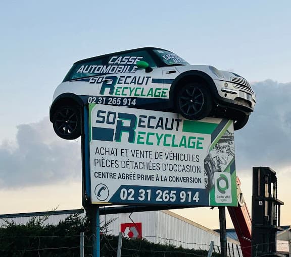 Parc de véhicules hors d'usage chez Sorecaut, centre agréé à CARPIQUET