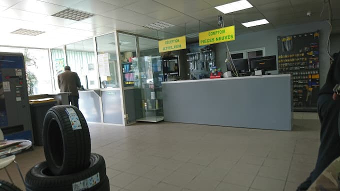 Récup 16 à GOND-PONTOUVRE — Photo 3 du centre VHU agréé Charente