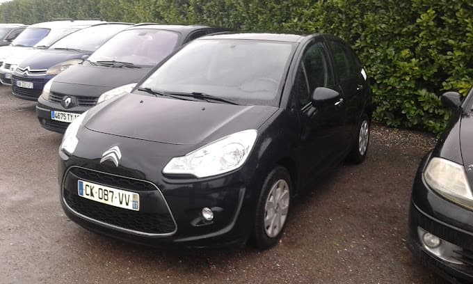 Parc de véhicules hors d'usage chez Pièces Auto 16, centre agréé à ANGOULEME