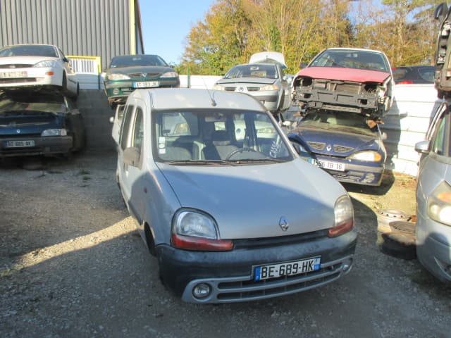 Parc de véhicules hors d'usage chez Casse Automobile Trans Hip Auto, centre agréé à TOURRIERS