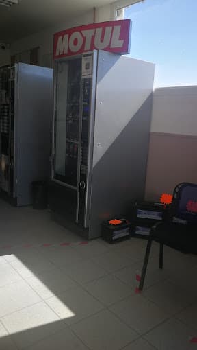 Vue extérieure du centre VHU agréé GS AUTOMOBILES à ECHILLAIS (Charente-Maritime)