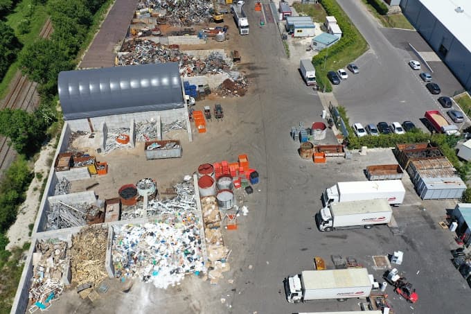 Vue extérieure du centre VHU agréé SIRMET 17 à PONS (Charente-Maritime)