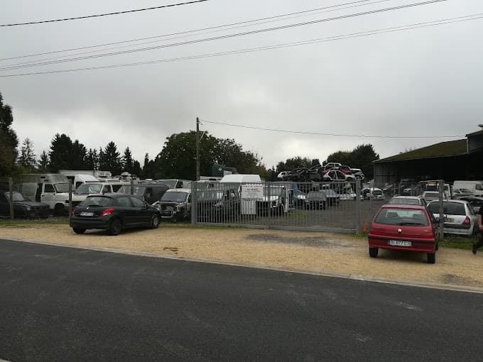 Vue extérieure du centre VHU agréé Casse auto levet à LEVET (Cher)