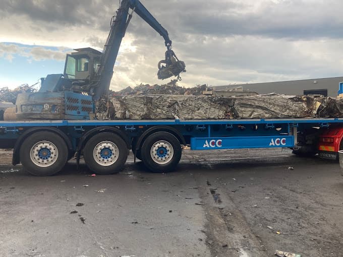 Vue extérieure du centre VHU agréé Cdr environnement à EGLETONS (Corrèze)