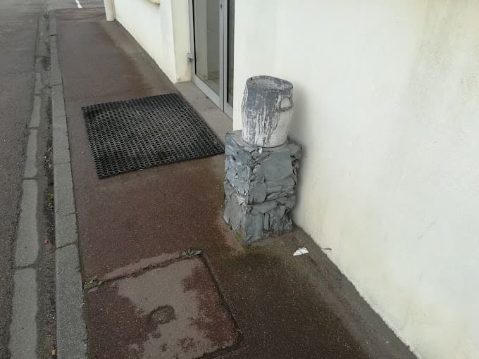 Parc de véhicules hors d'usage chez Sécula Bernard, centre agréé à BEAUNE