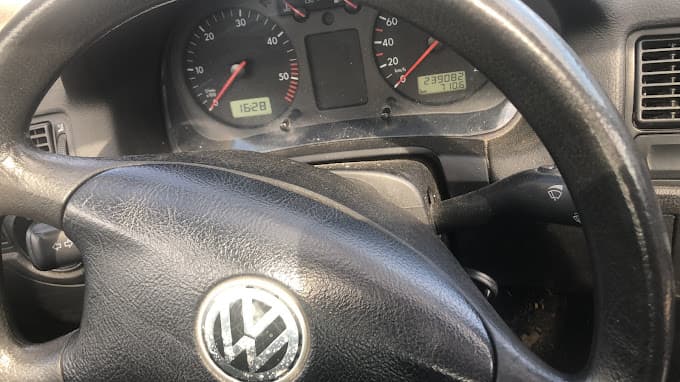 Vue extérieure du centre VHU agréé AUTO-PIÈCES 22 à LANNION (Côtes-d'Armor)