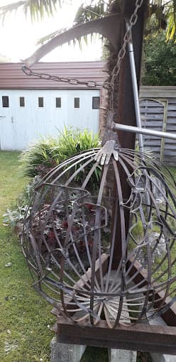 Parc de véhicules hors d'usage chez Guillerme Ferrailles, centre agréé à GRACES