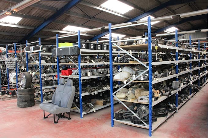 Parc de véhicules hors d'usage chez SAS Rameau JC et Fils, centre agréé à SAINT-NEXANS