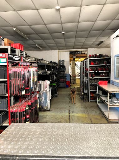 Vue extérieure du centre VHU agréé Boom Nathalie - Occaz Autos Pièces à ALLAS-LES-MINES (Dordogne)