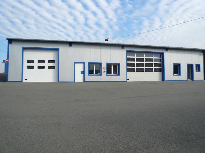 Parc de véhicules hors d'usage chez Dépannage 25 - Gester Frères, centre agréé à DUNG