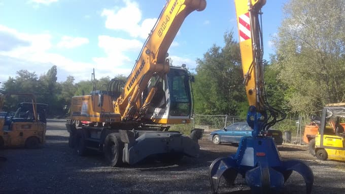 Parc de véhicules hors d'usage chez Auto Casse 21, centre agréé à AUDINCOURT