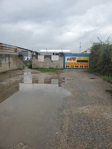 A P M à CHATEAUNEUF-DU-RHONE — Photo 5 du centre VHU agréé Drôme