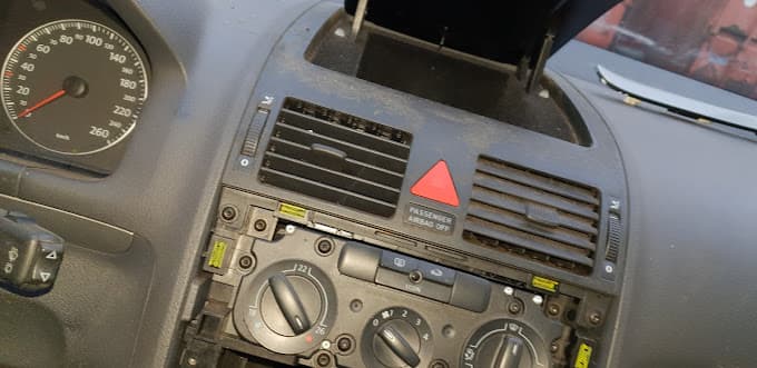 Vue extérieure du centre VHU agréé Cimetière Auto à GUICHAINVILLE (Eure)