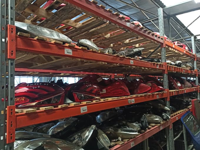 Vue extérieure du centre VHU agréé LÉOPARD AUTOMOBILE à AUNEAU-BLEURY-SAINT-SYMPHORIEN (Eure-et-Loir)