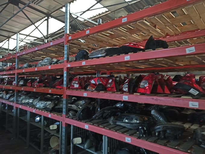 LÉOPARD AUTOMOBILE à AUNEAU-BLEURY-SAINT-SYMPHORIEN — Photo 5 du centre VHU agréé Eure-et-Loir