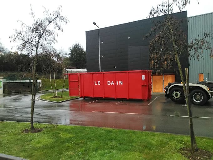 Le Dain Ets à POULLAN-SUR-MER — Photo 3 du centre VHU agréé Finistère
