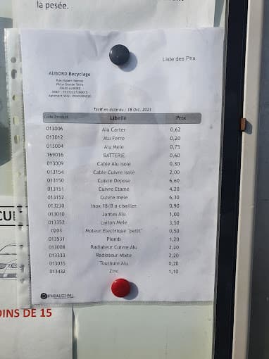 Vue extérieure du centre VHU agréé Aubord Recyclage | Entreprise de recyclage des métaux près de Nimes à AUBORD (Gard)