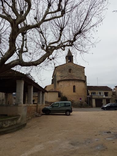 Vue extérieure du centre VHU agréé Les Bagnoles à Papé - By DUMAS à SABRAN (Gard)