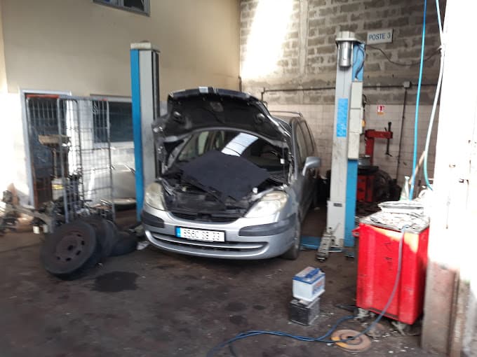 Vue extérieure du centre VHU agréé Tresses Récupération Auto à TRESSES (Gironde)