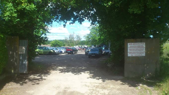 Vue extérieure du centre VHU agréé MOULIS ET FILS à VAYRES (Gironde)