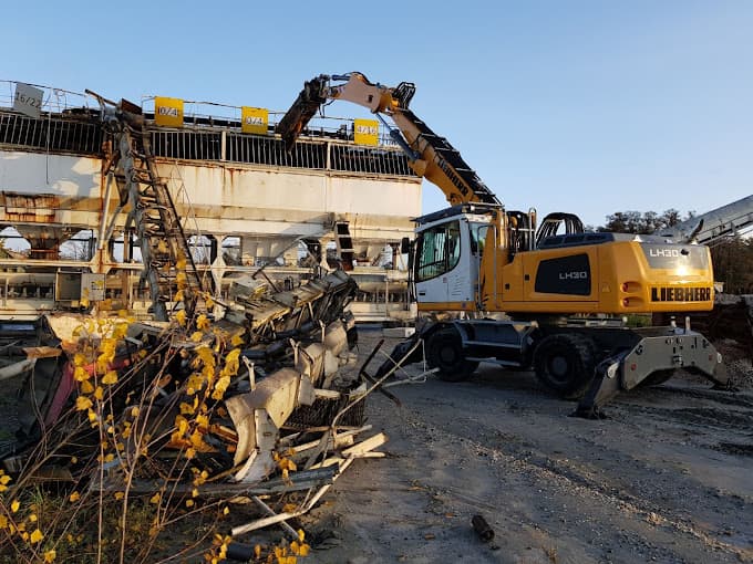Vue extérieure du centre VHU agréé CAPY Bernard à LA TESTE-DE-BUCH (Gironde)